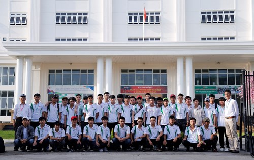 Cùng sinh viên CNKT Ô tô - ĐH Đông Á khám phá "Cứ điểm" sản xuất Ô tô Chu Lai - Trường Hải